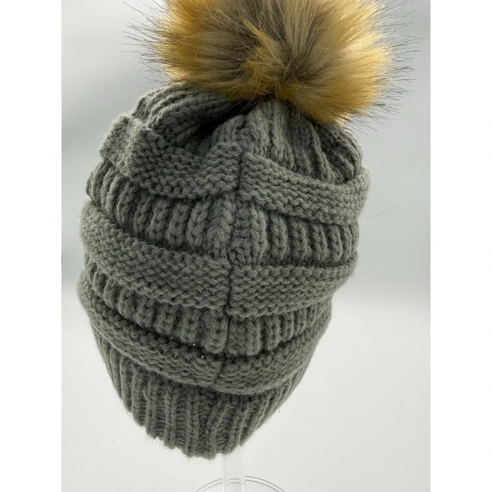CC Beanie Hat Fuzzy Cuff Cable Knit Pom Pom Thick Knit Stretch‎ Soft Gray